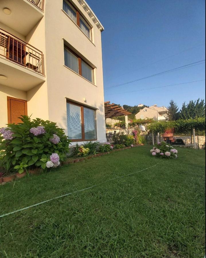 Villa Pergola -Apartment Roko Млини Екстериор снимка